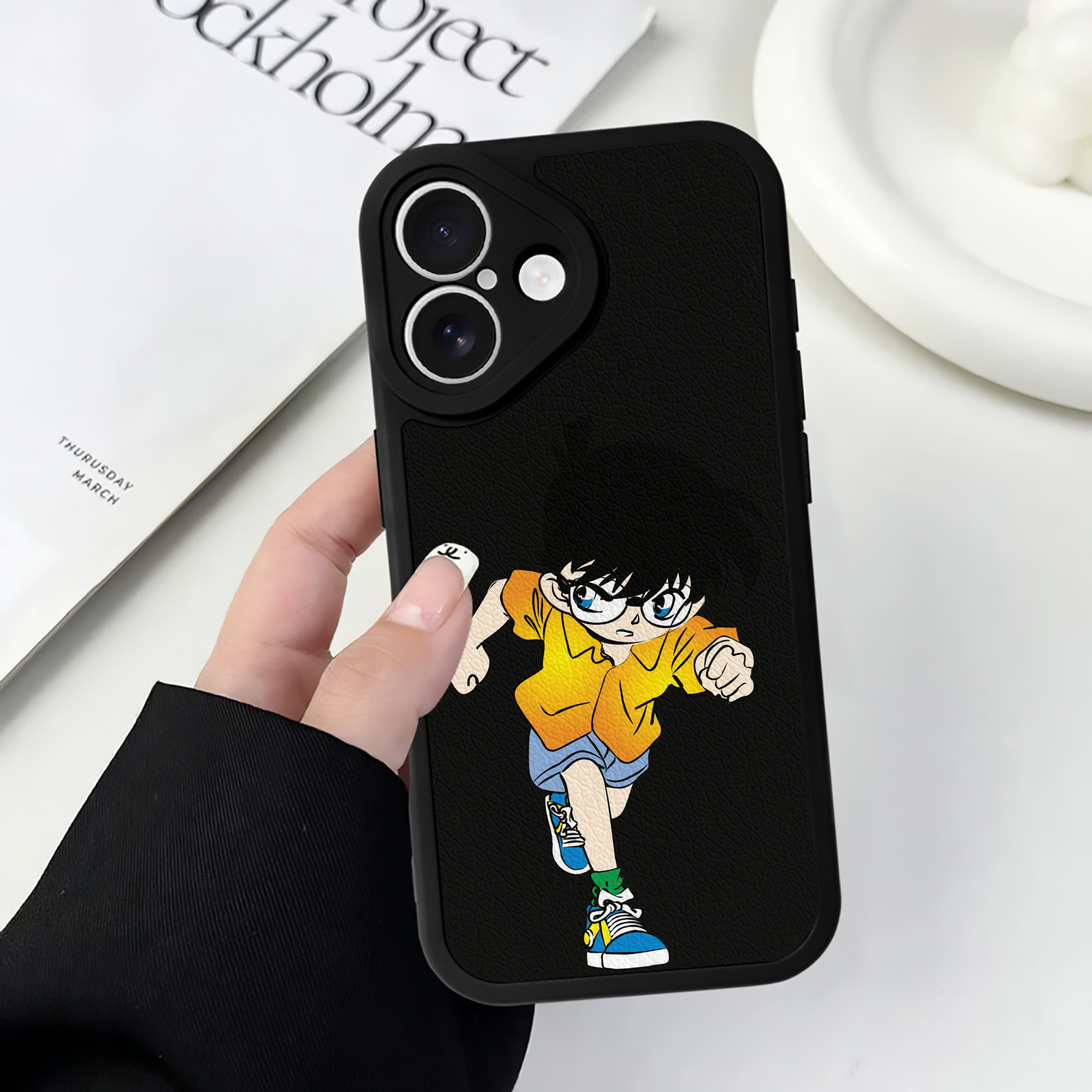 （画像用） 名探偵コナン 江戸川 コナン Detective Conan Conan Edogawa 【iPhone 16シリーズ対応】シリコンスマホケース（レザー調） 材質：シリコン